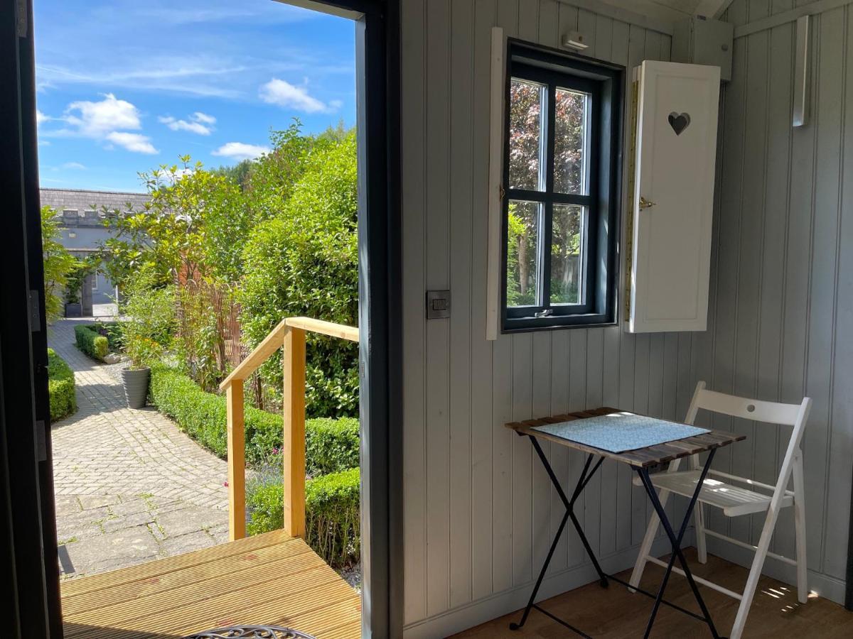 Hawthorn Hut Kilkenny Glamping At Jenkinstown House Hotel Jenkinstown Park Buitenkant foto