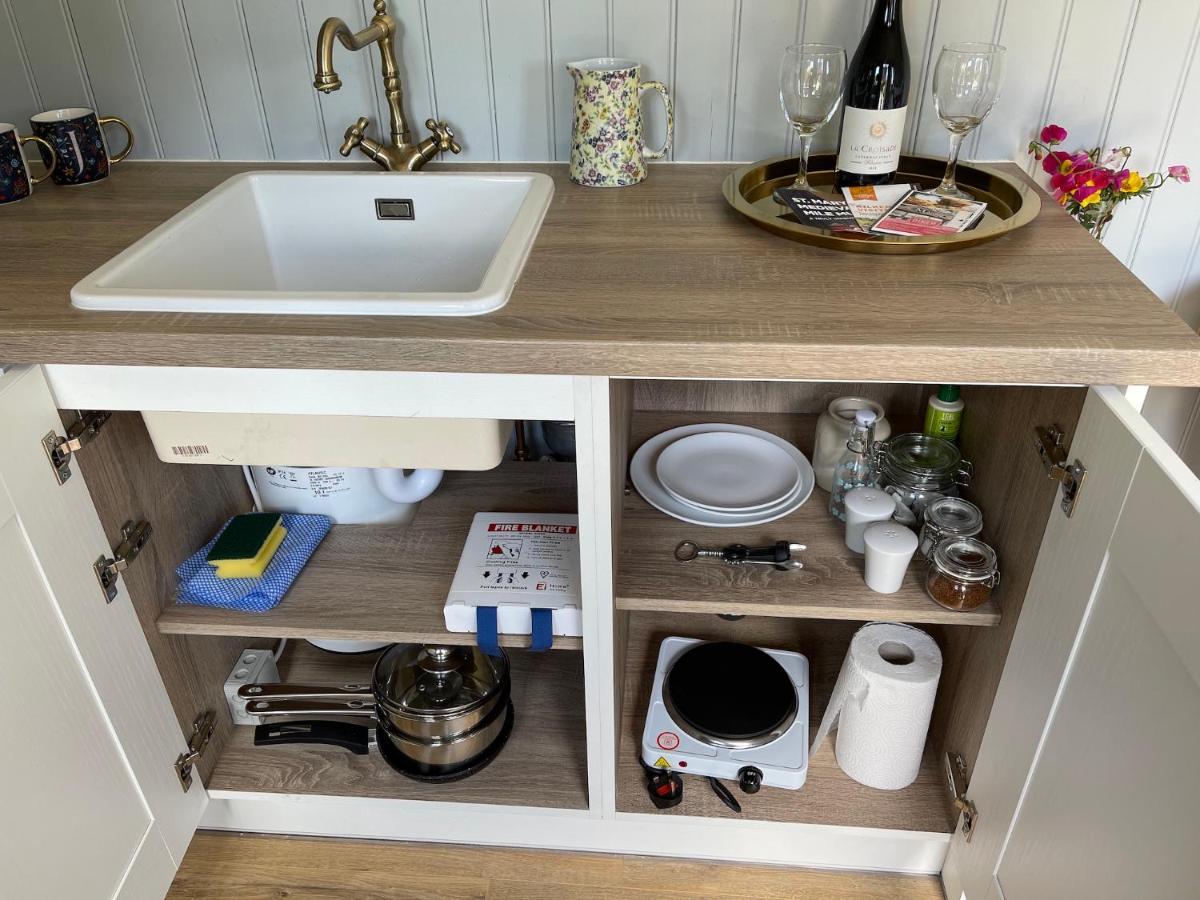 Hawthorn Hut Kilkenny Glamping At Jenkinstown House Hotel Jenkinstown Park Buitenkant foto
