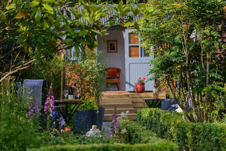 Hawthorn Hut Kilkenny Glamping At Jenkinstown House Hotel Jenkinstown Park Buitenkant foto